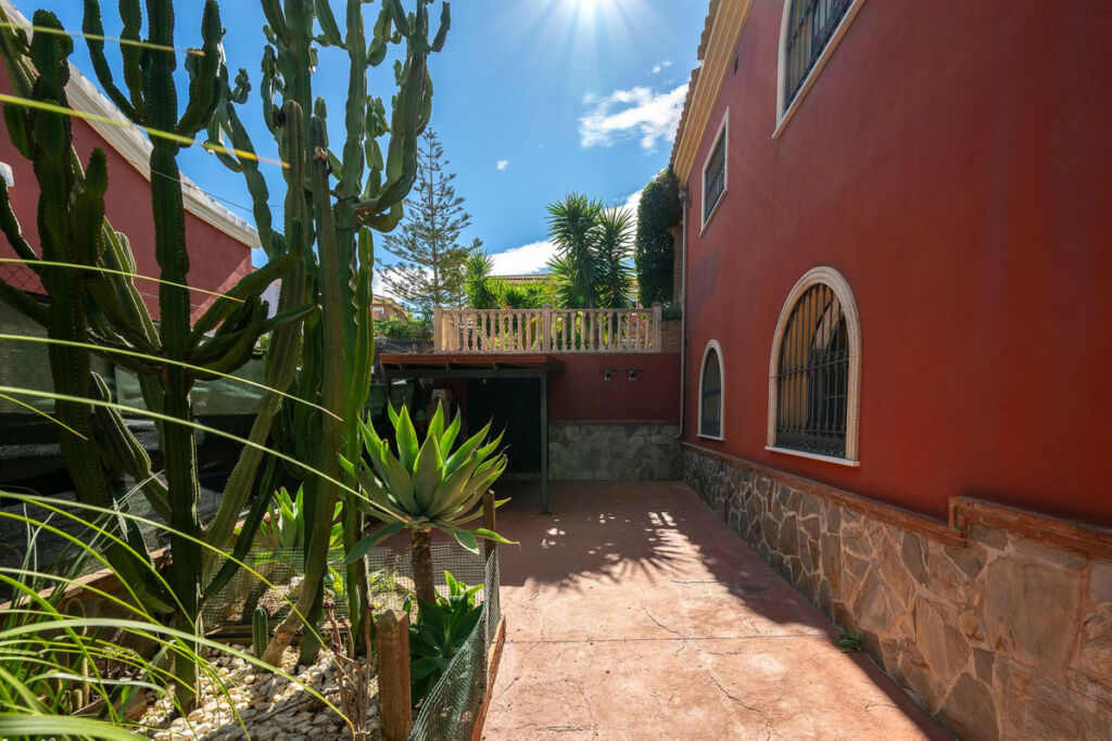 Detached Villa Alhaurín de la Torre Málaga - image 27