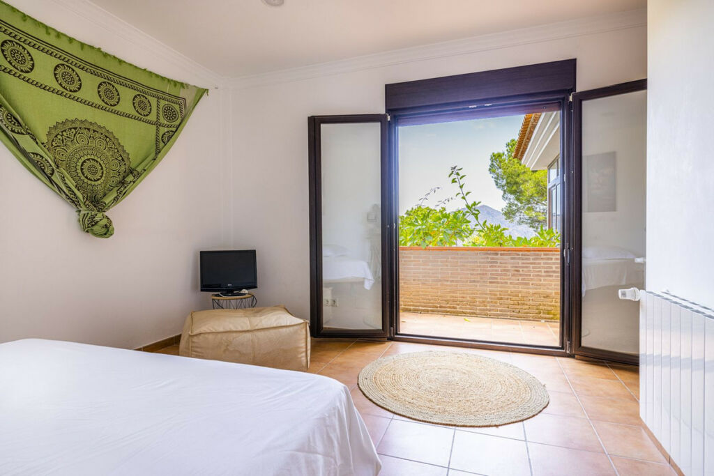 Detached Villa Sayalonga Málaga - image 27