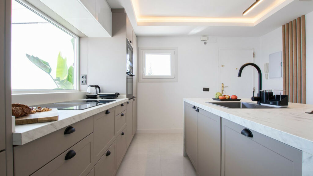 Penthouse Calahonda Málaga - image 27