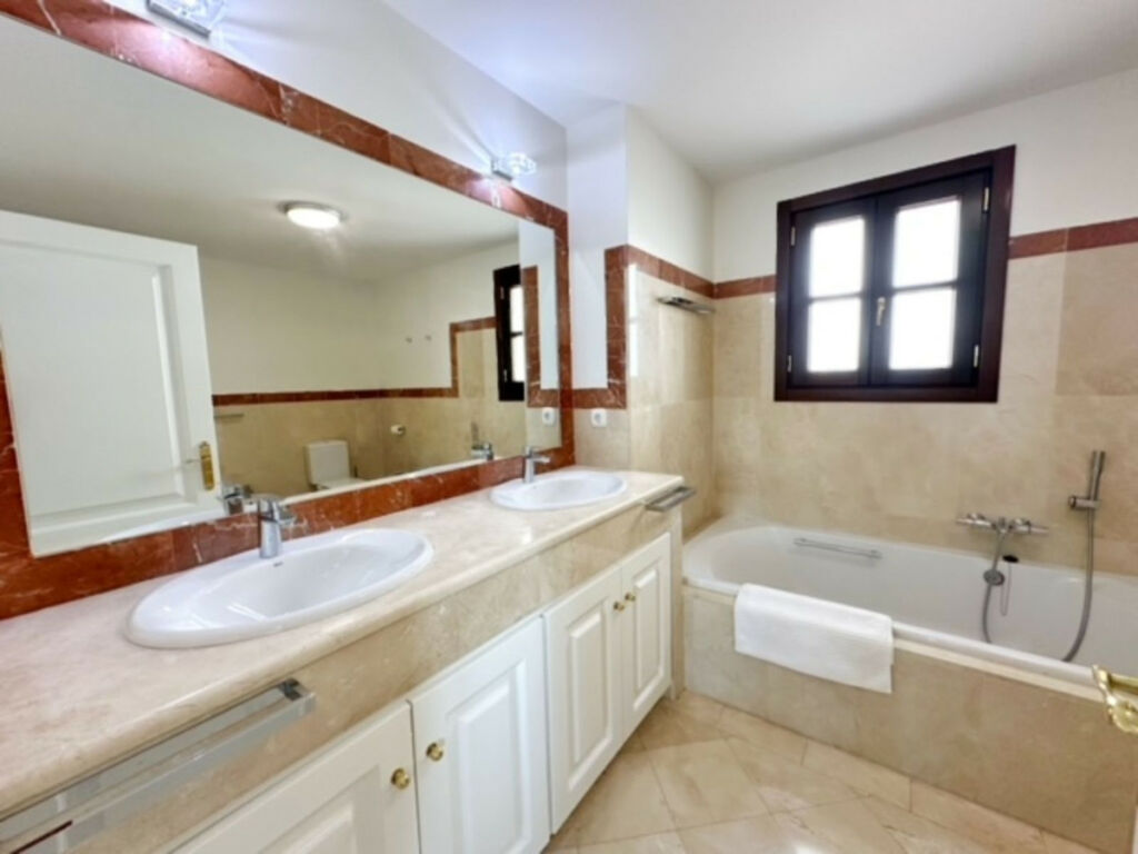 Semi-Detached House La Heredia Málaga - image 28