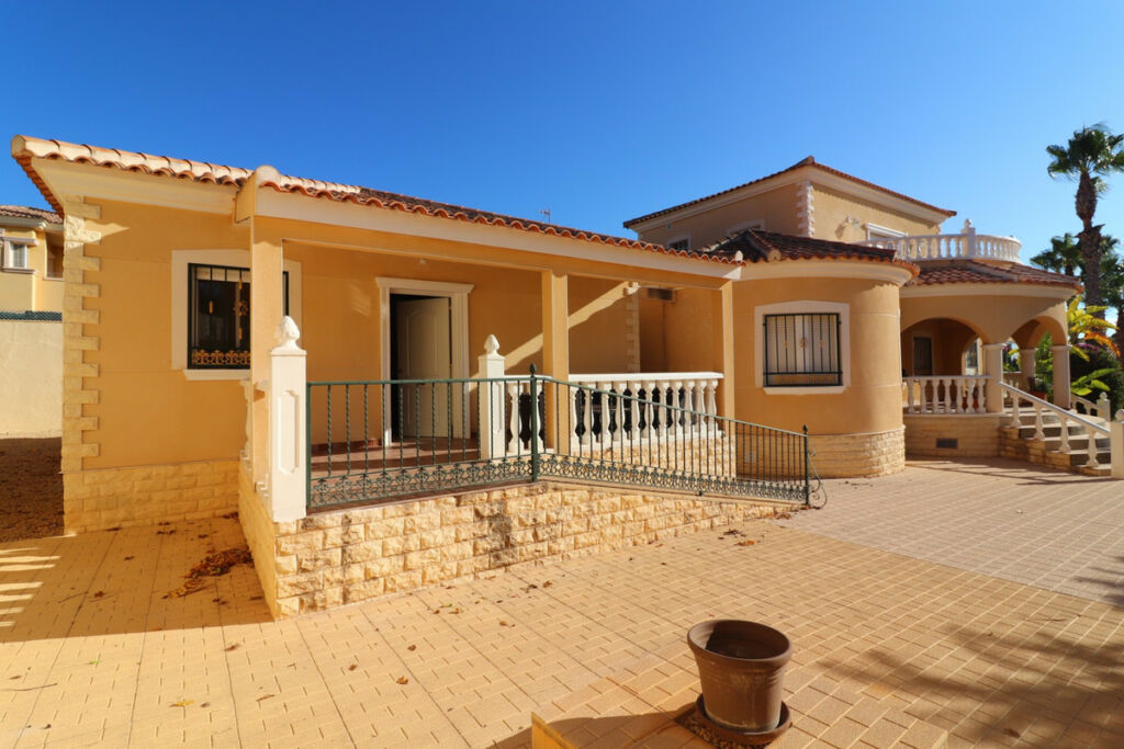 Detached Villa La Escuera Alicante - image 28