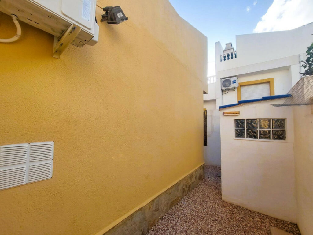 Townhouse Torrevieja Alicante - image 29