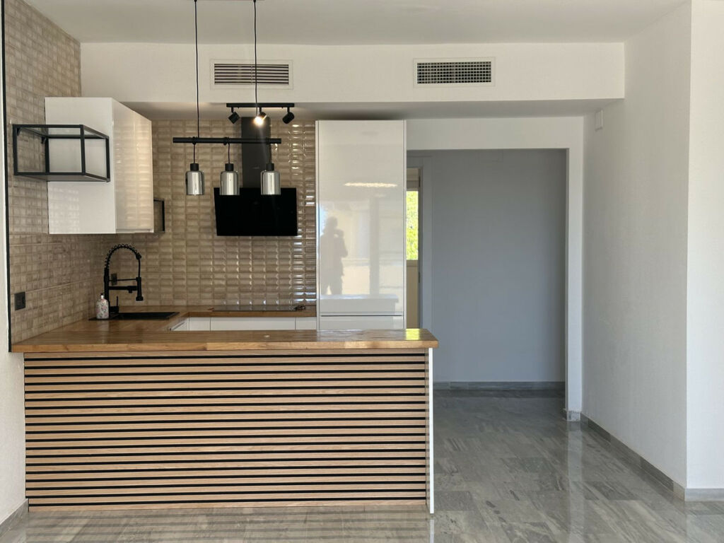 Middle Floor Apartment Cabopino Málaga - image 29