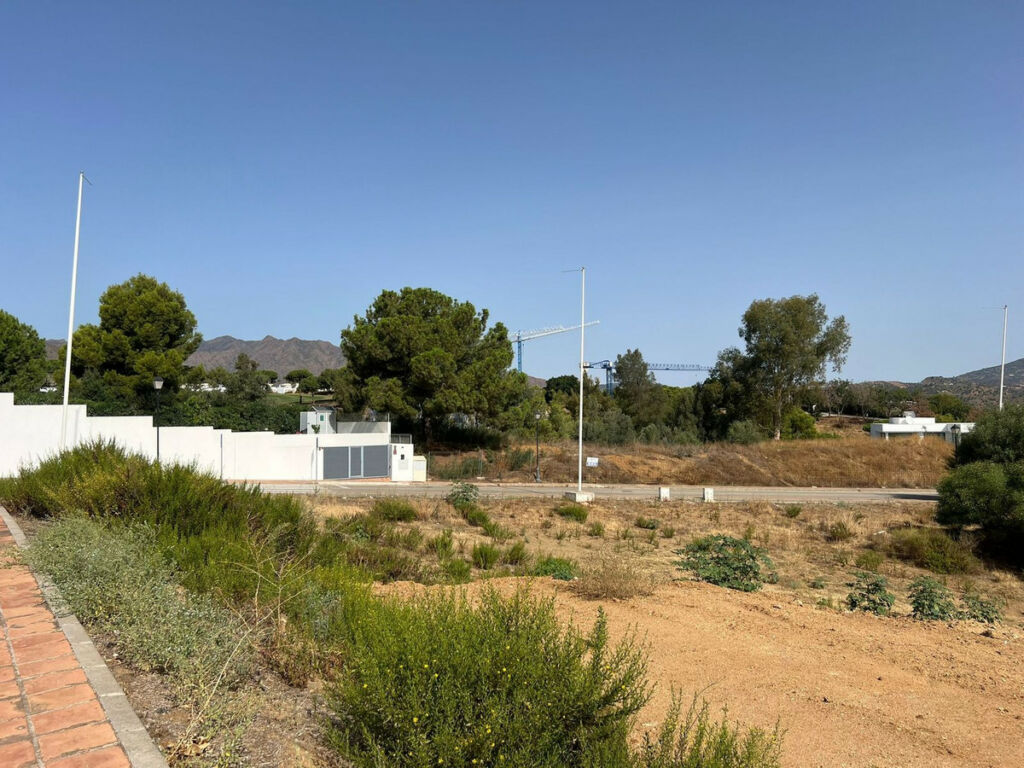 Residential Plot La Cala Golf Málaga - image 3