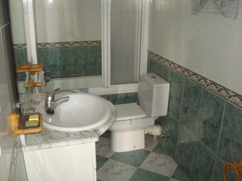 Middle Floor Apartment Estepona Málaga - image 3