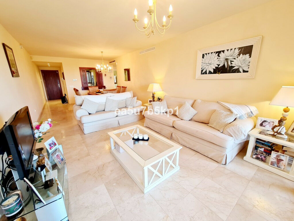 Penthouse New Golden Mile Málaga - image 3