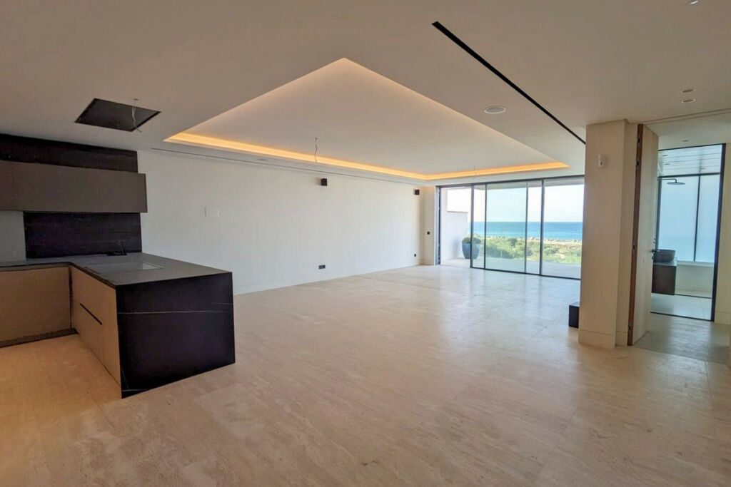 Ground Floor Apartment Estepona Málaga - image 3