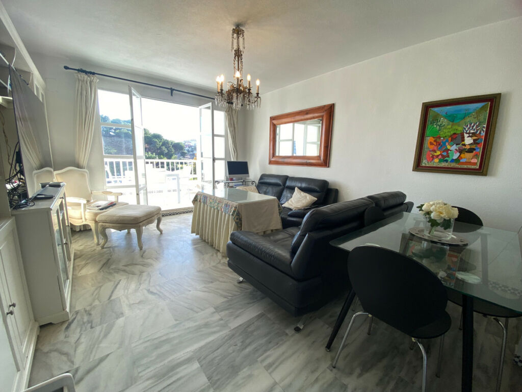 Middle Floor Apartment Fuengirola Málaga - image 3