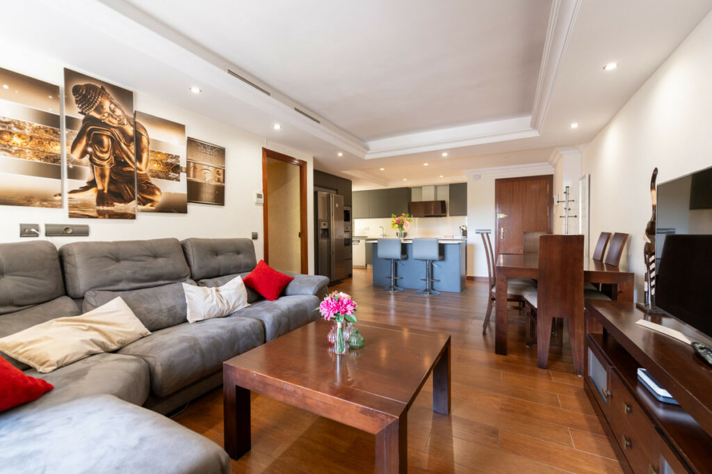Middle Floor Apartment Marbella Málaga - image 3