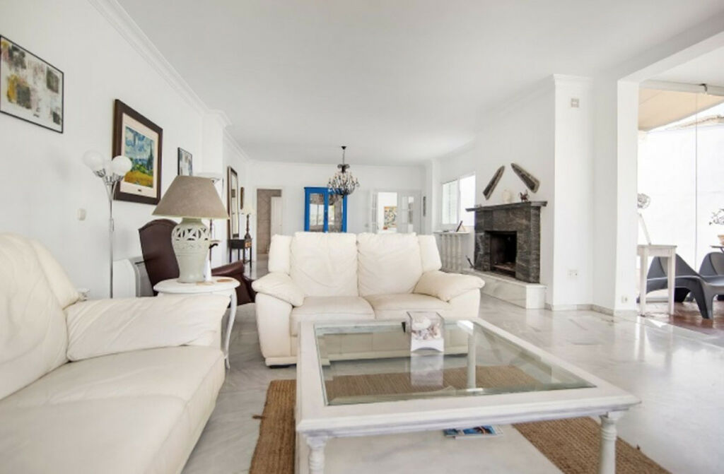 Detached Villa Sotogrande Alto Cádiz - image 3