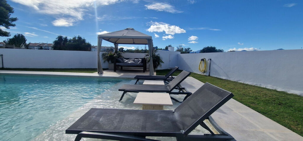 Detached Villa San Pedro de Alcántara Málaga - image 3