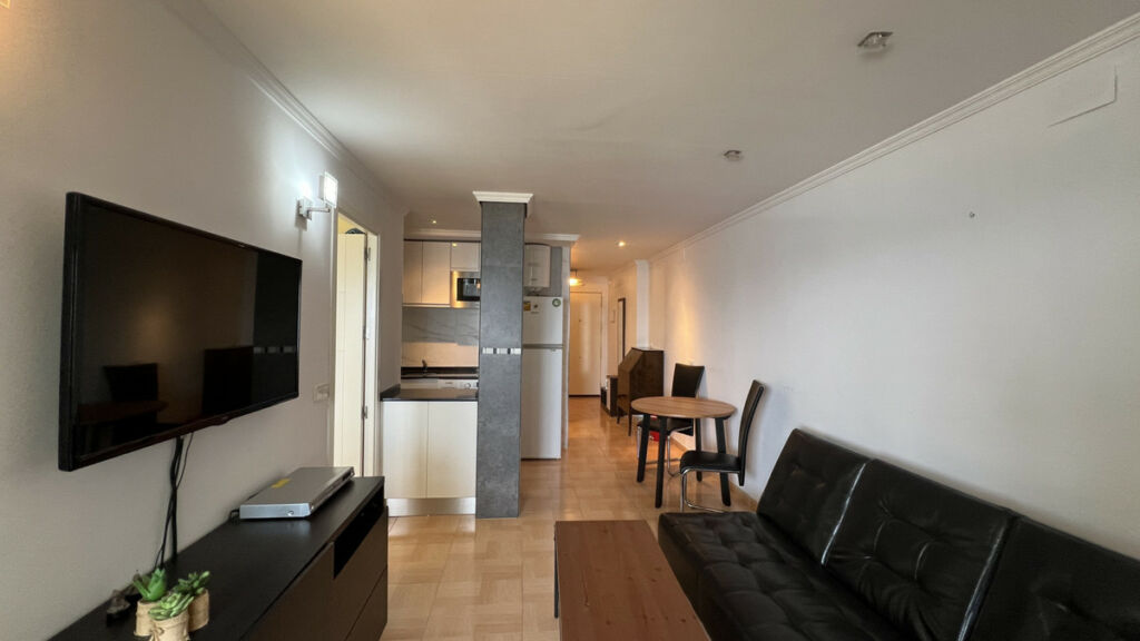 Middle Floor Apartment San Luis de Sabinillas Málaga - image 3