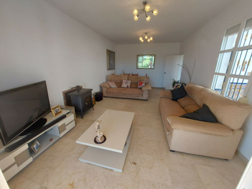 Detached Villa La Duquesa Málaga - image 3