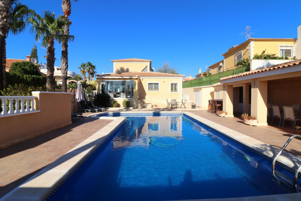 Detached Villa La Escuera Alicante - image 3