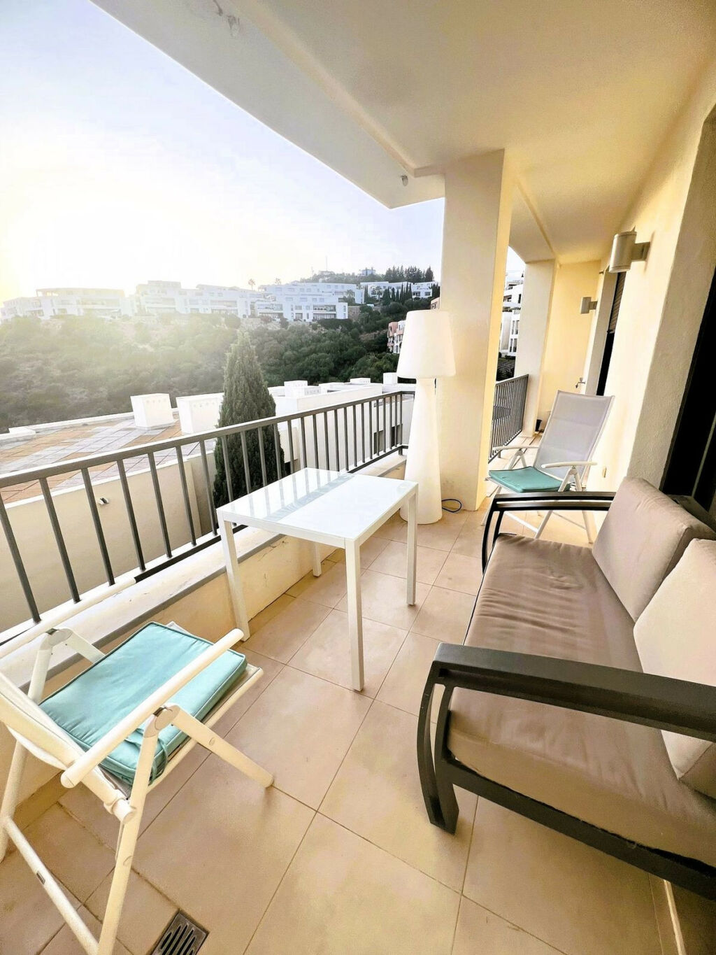 Ground Floor Apartment Altos de los Monteros Málaga - image 3
