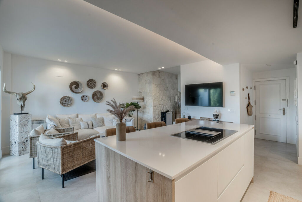 Penthouse Nueva Andalucía Málaga - image 4