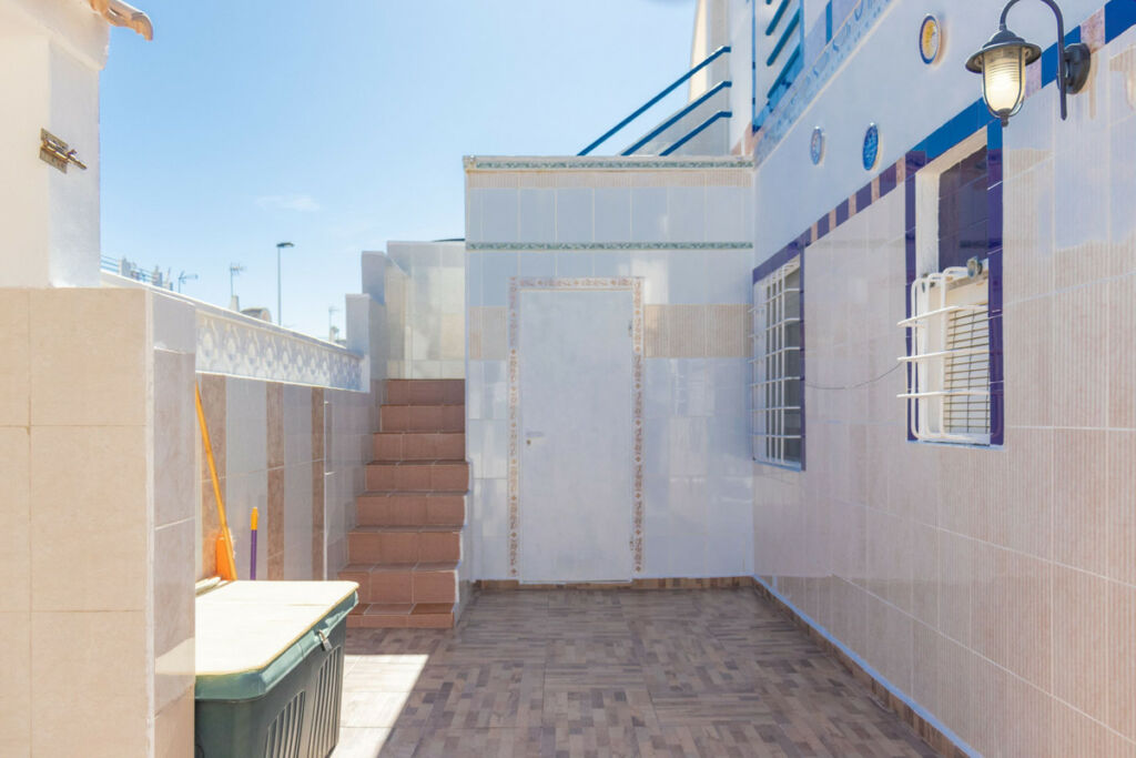 Townhouse Torrevieja Alicante - image 3