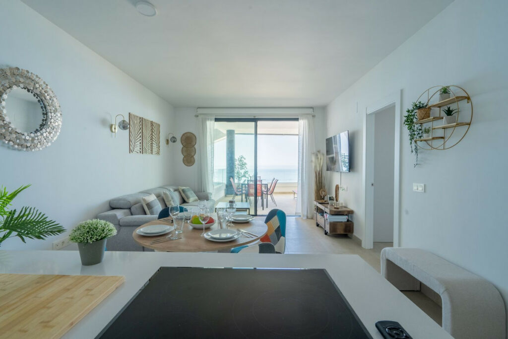 Middle Floor Apartment Fuengirola Málaga - image 3