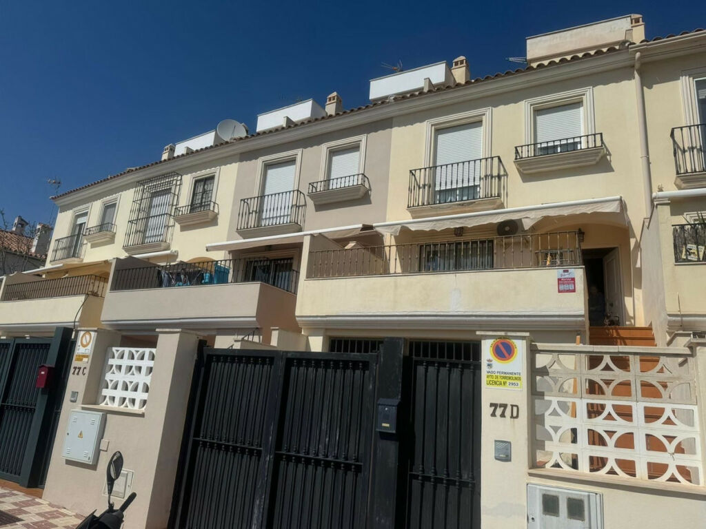 Semi-Detached House Torremolinos Málaga - image 3