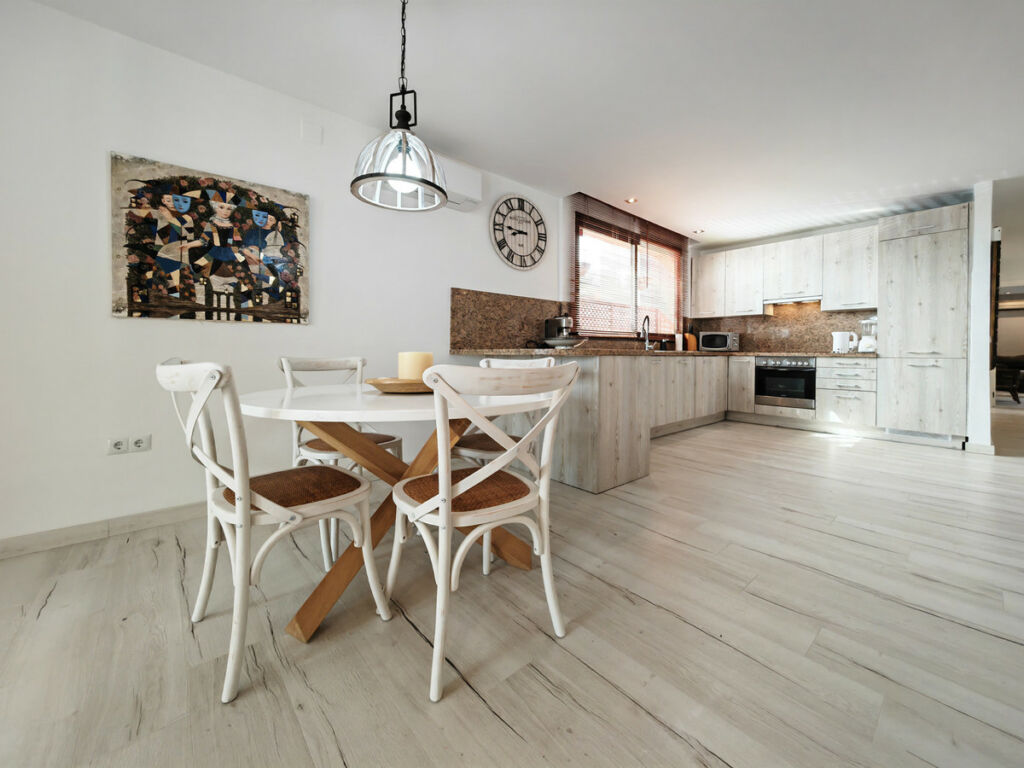 Middle Floor Apartment La Mairena Málaga - image 8
