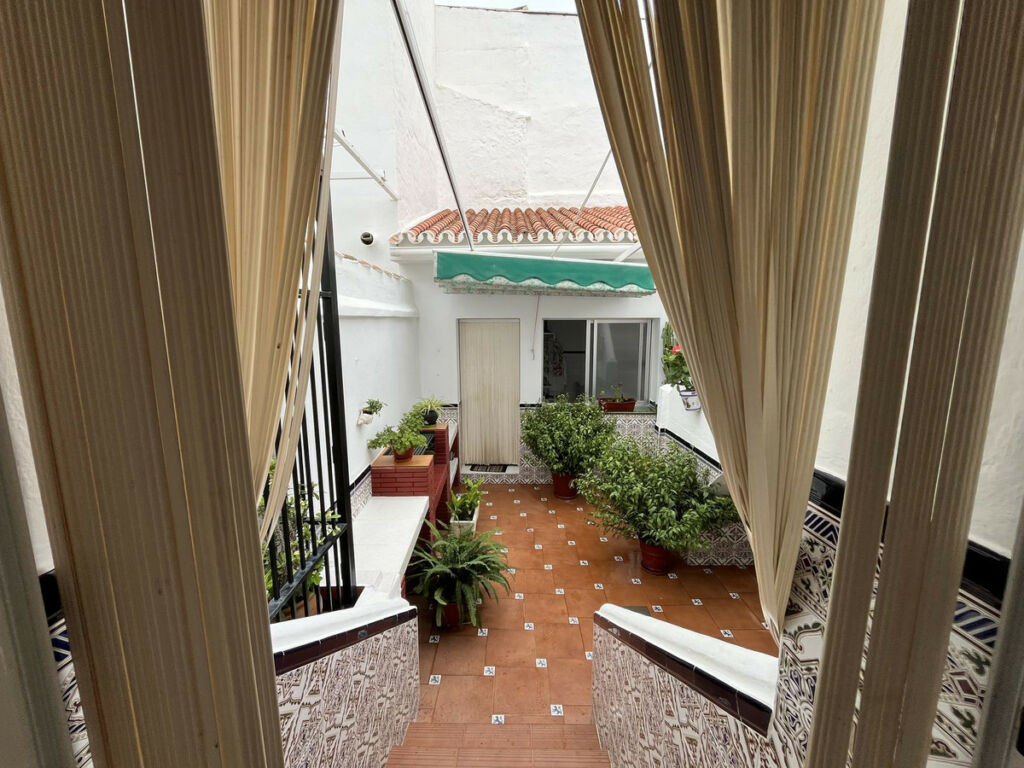Townhouse Pizarra Málaga - image 3