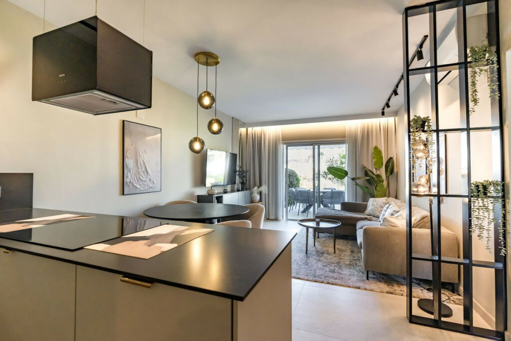 Ground Floor Apartment Nueva Andalucía Málaga - image 3