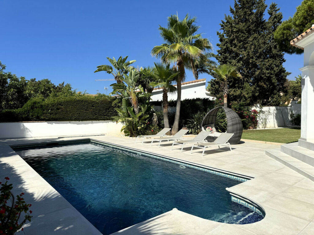 Detached Villa Marbesa Málaga - image 3