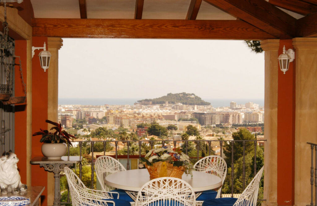 Detached Villa Denia Alicante - image 3