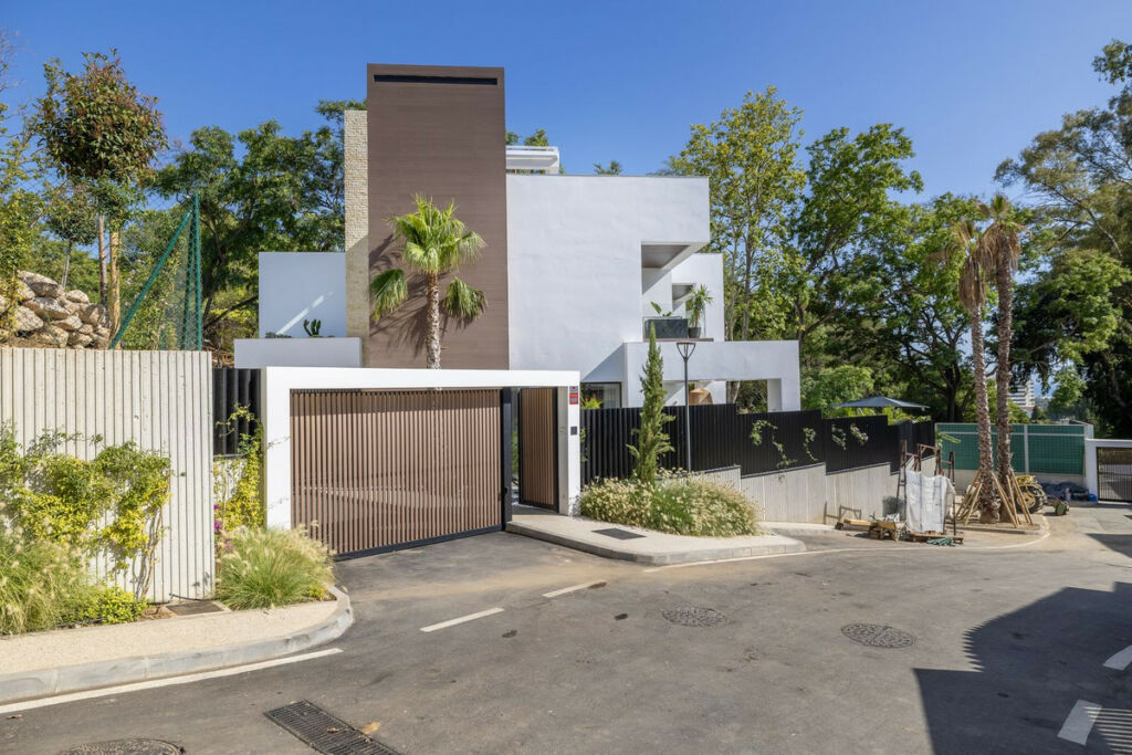 Detached Villa Marbella Málaga - image 3