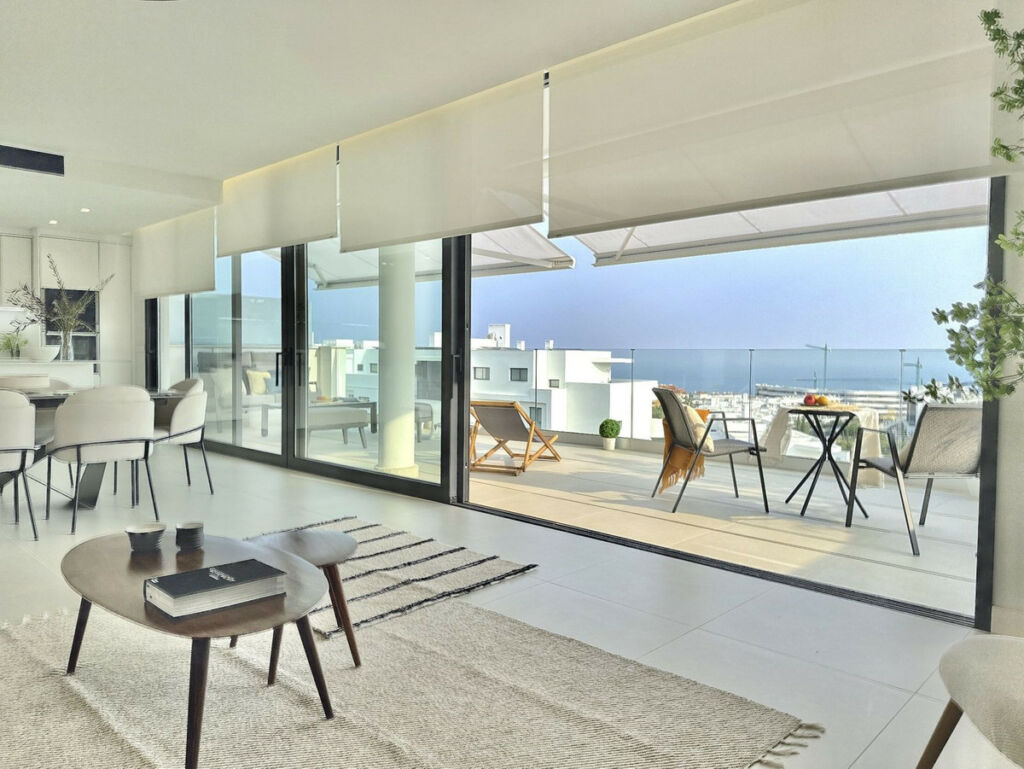 Middle Floor Apartment Fuengirola Málaga - image 5