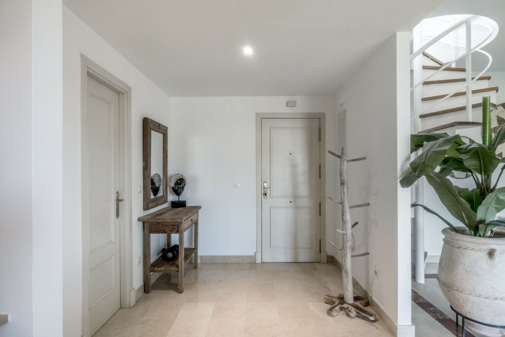 Penthouse Nueva Andalucía Málaga - image 3
