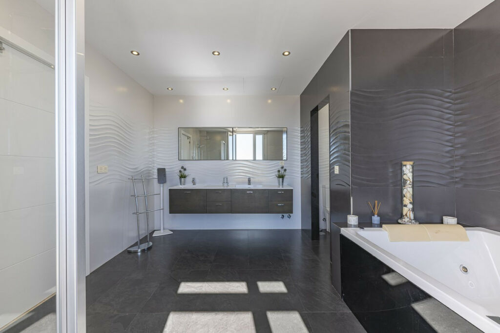 Detached Villa El Rosario Málaga - image 32