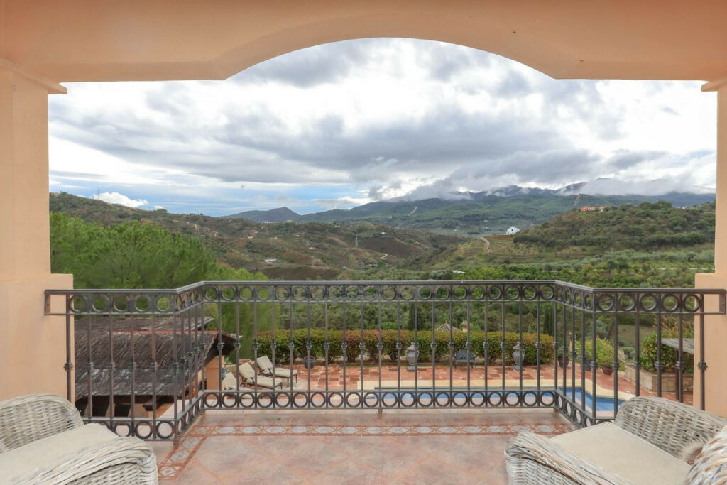 Detached Villa Monda Málaga - image 30