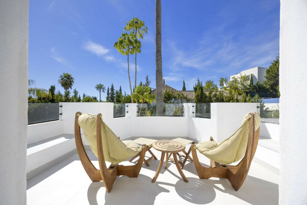 Detached Villa El Paraiso Málaga - image 30