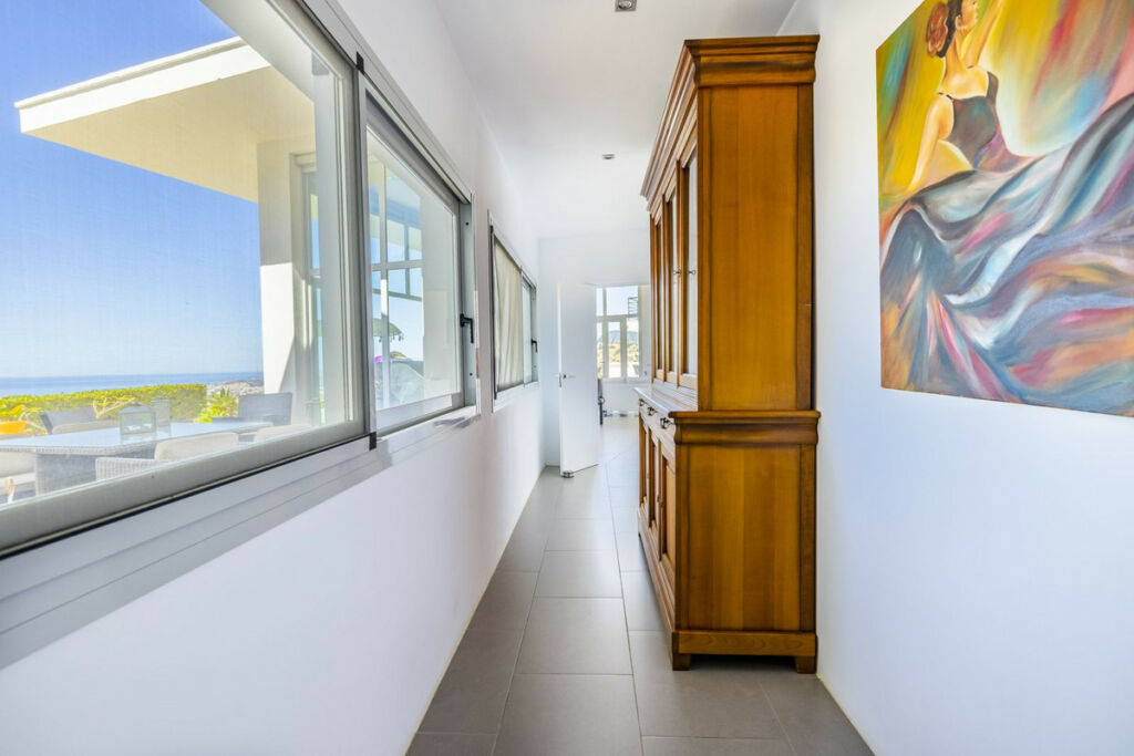 Detached Villa Sayalonga Málaga - image 31