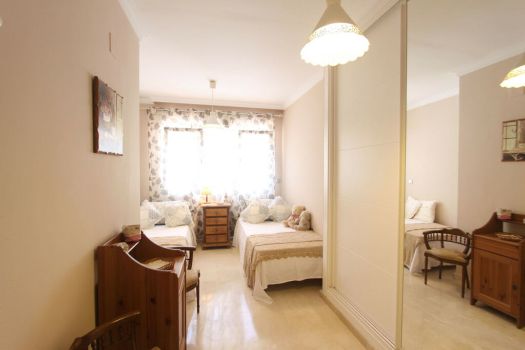 Townhouse Las Chapas Málaga - image 30