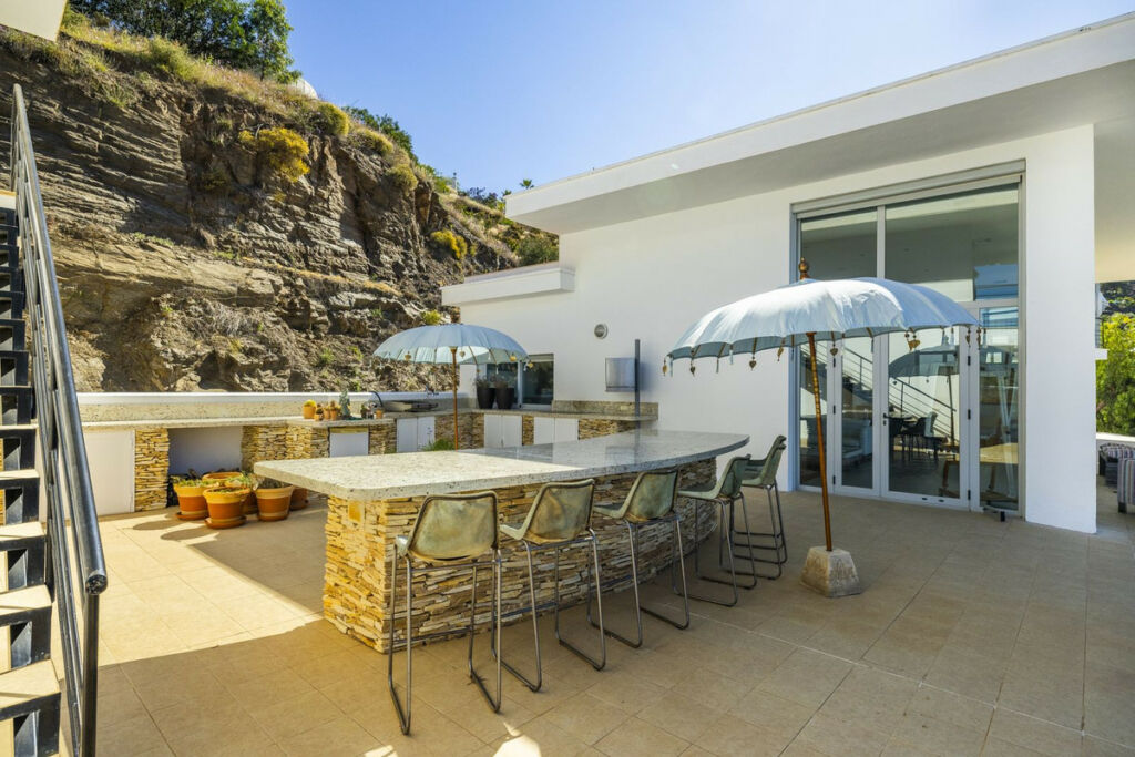 Detached Villa Sayalonga Málaga - image 32