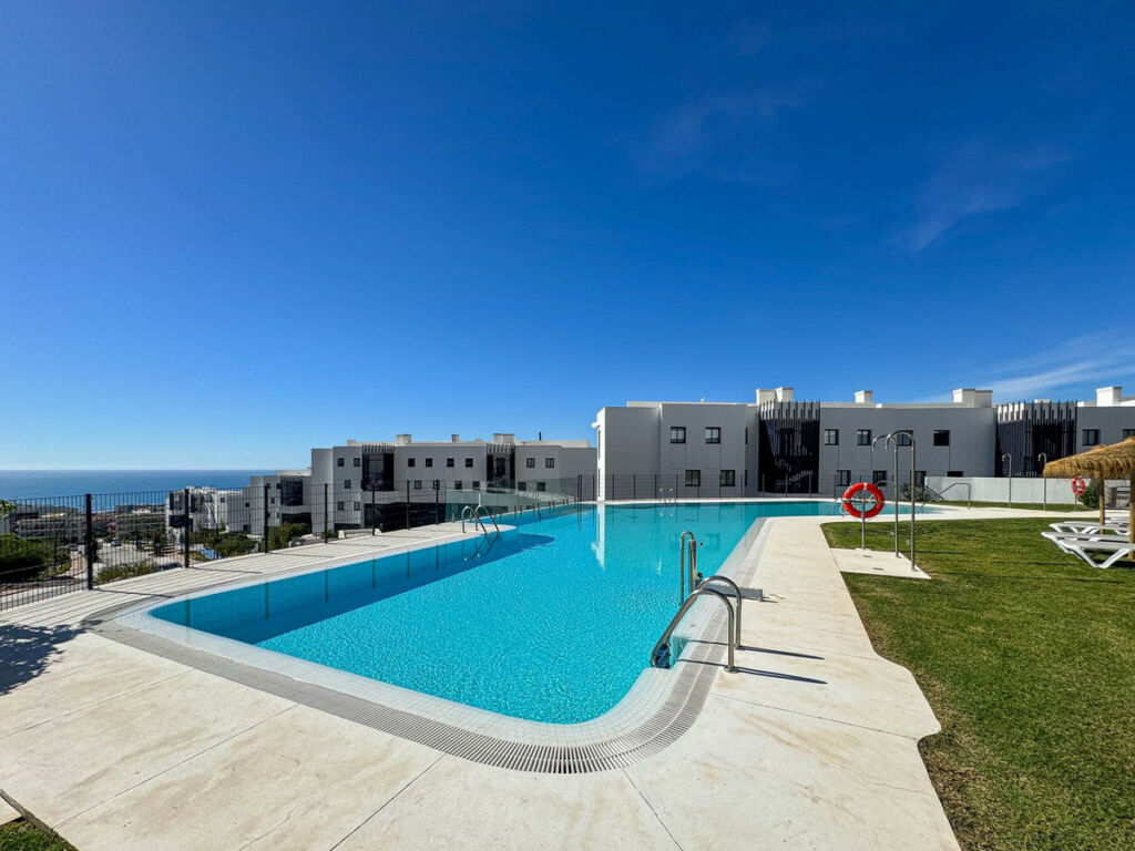 Middle Floor Apartment Carvajal Málaga - image 31