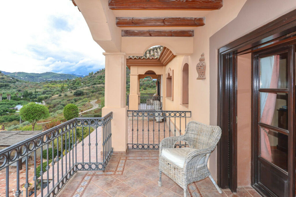 Detached Villa Monda Málaga - image 31