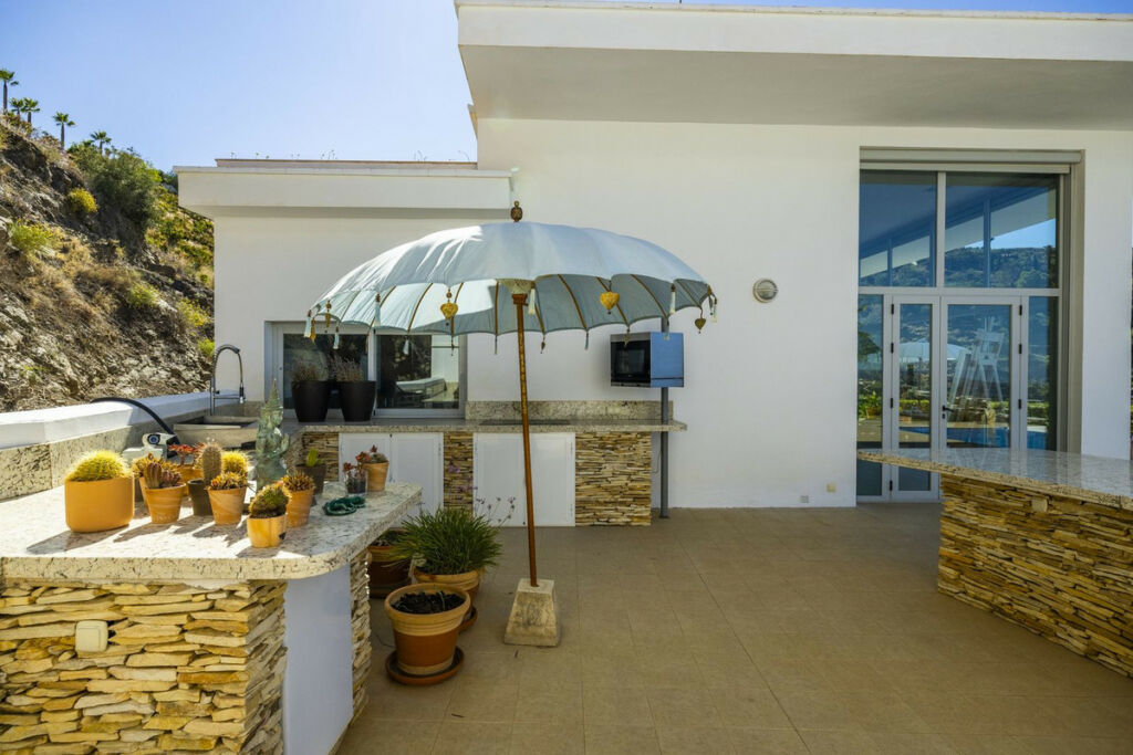Detached Villa Sayalonga Málaga - image 33