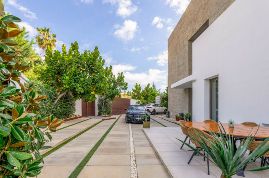 Detached Villa Benahavís Málaga - image 31