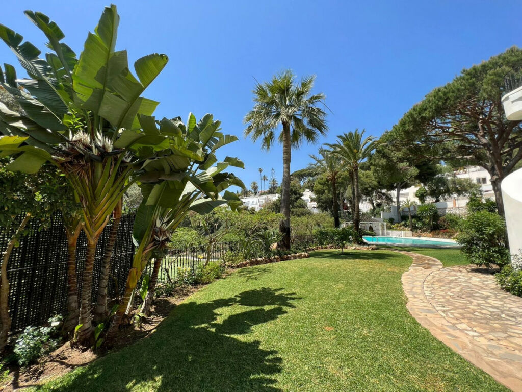 Detached Villa Río Real Málaga - image 33