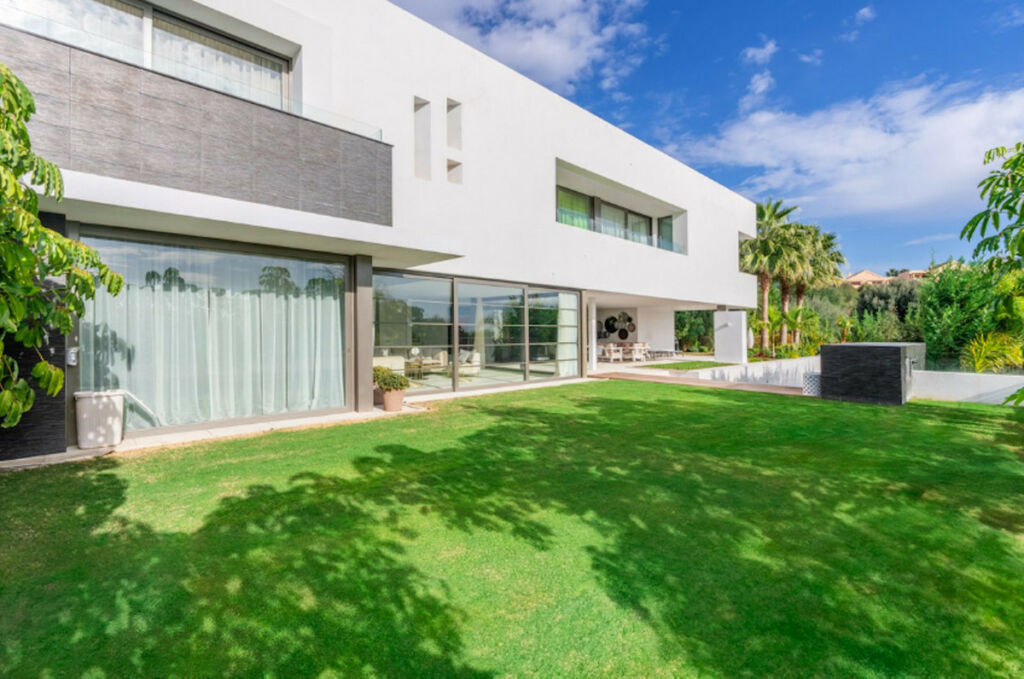 Detached Villa Benahavís Málaga - image 32