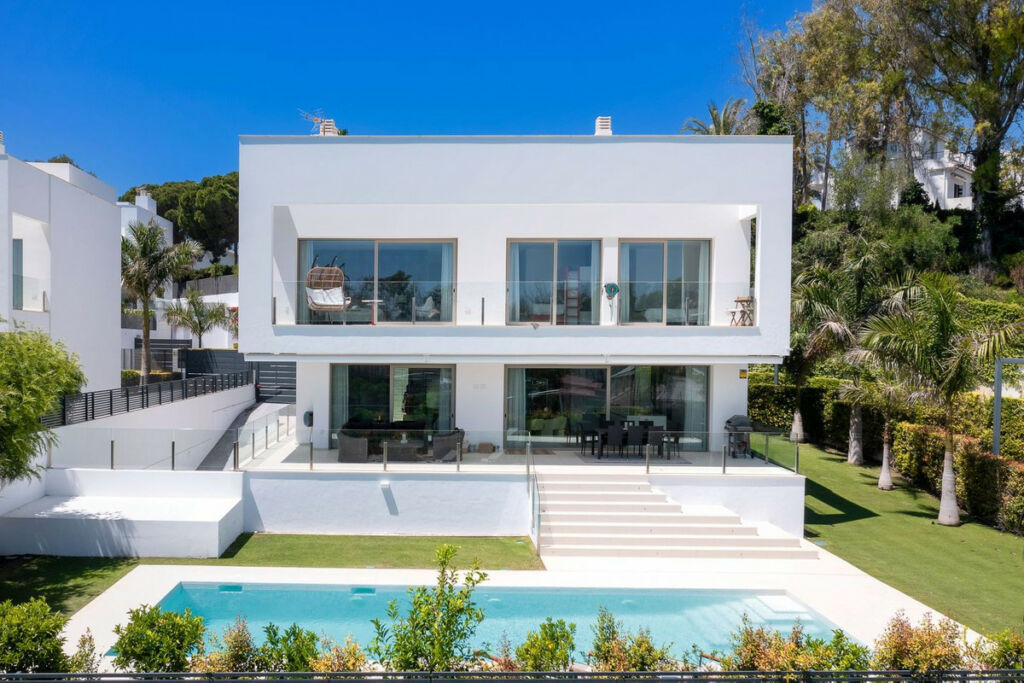 Detached Villa Guadalmina Baja Málaga - image 35