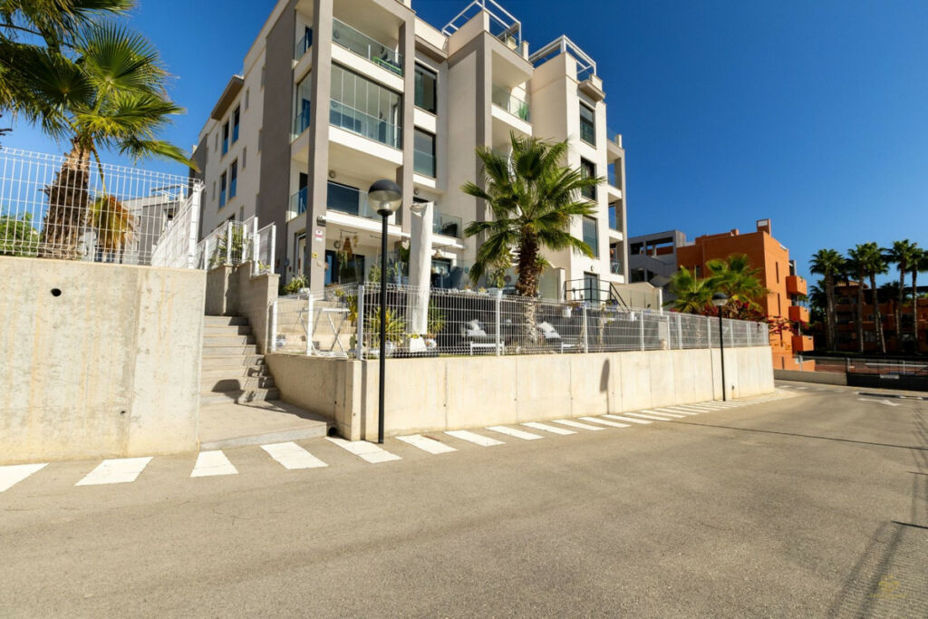 Ground Floor Apartment Villamartin Alicante - image 33
