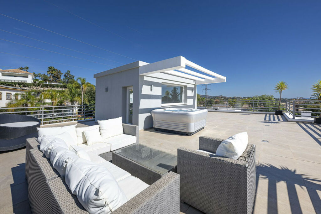 Detached Villa El Rosario Málaga - image 37