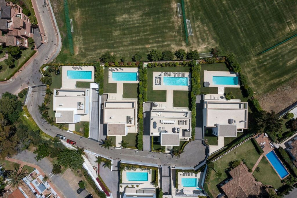 Detached Villa Guadalmina Baja Málaga - image 37
