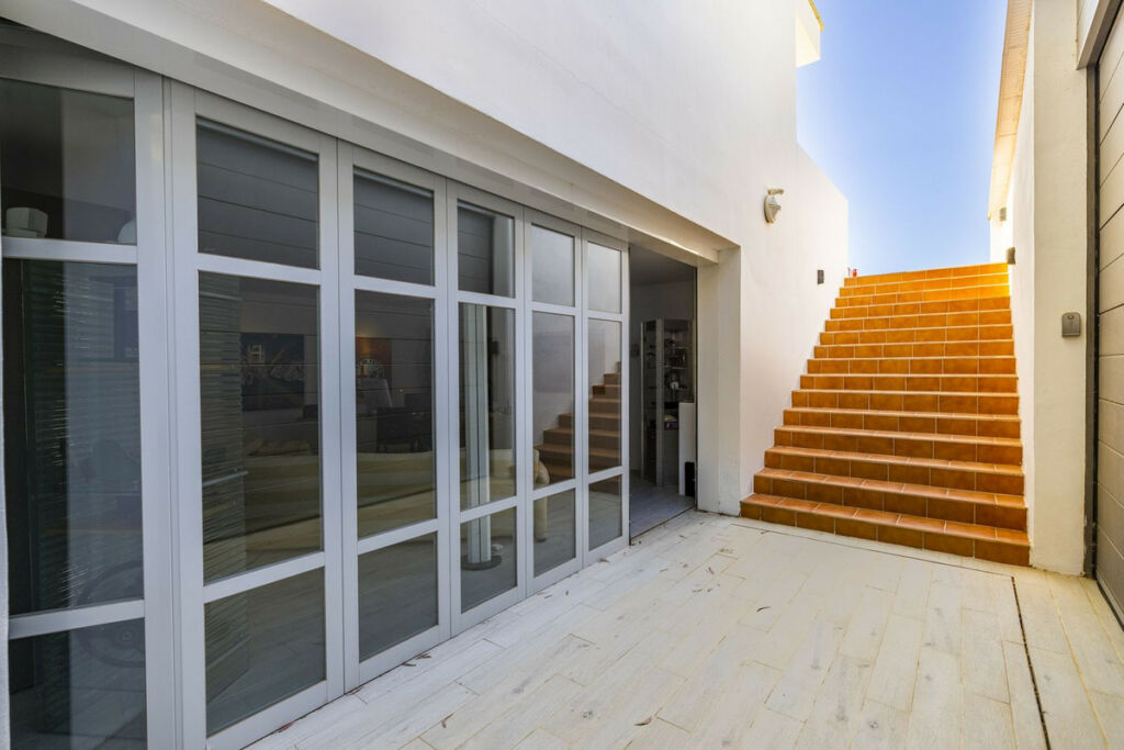 Detached Villa Sayalonga Málaga - image 37