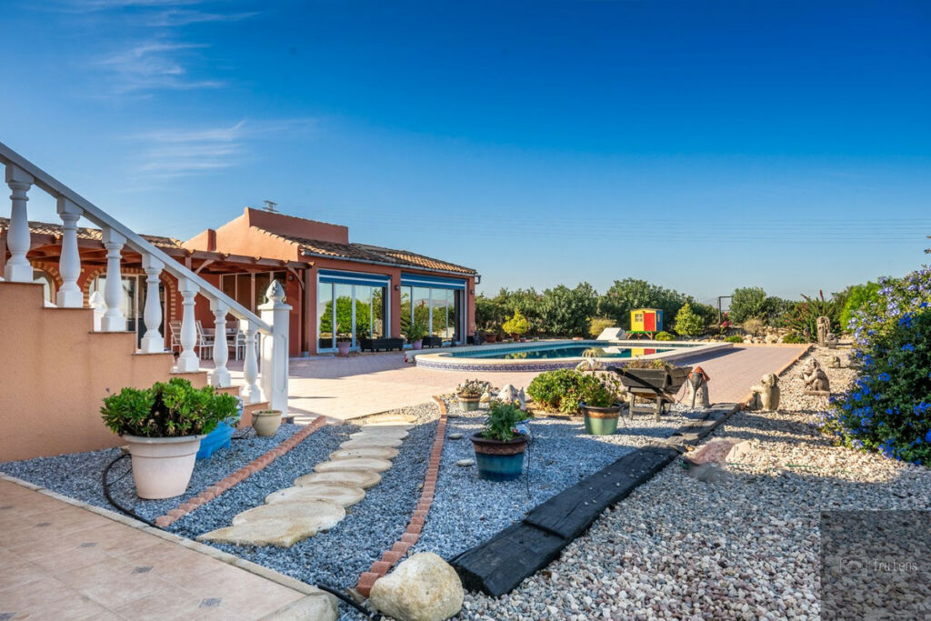 Detached Villa Benejuzar Alicante - image 37