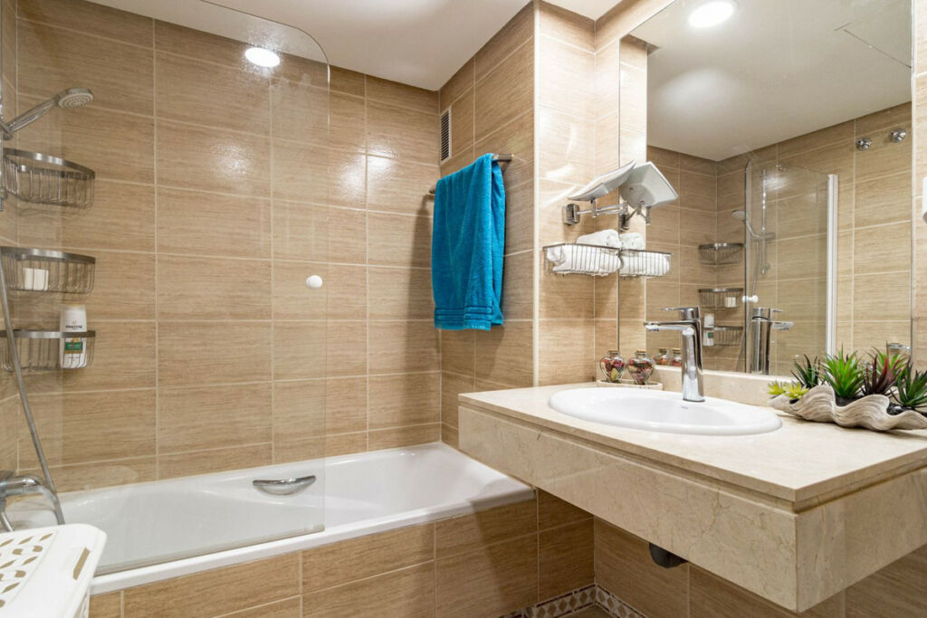Middle Floor Apartment Nueva Andalucía Málaga - image 37